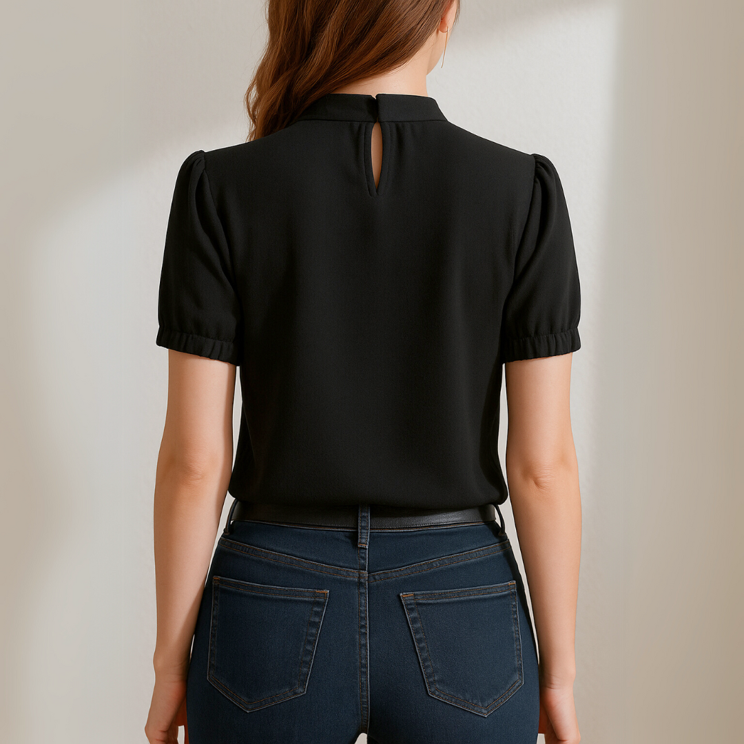 Evelien™ | Zwarte geplooide blouse met open schouders