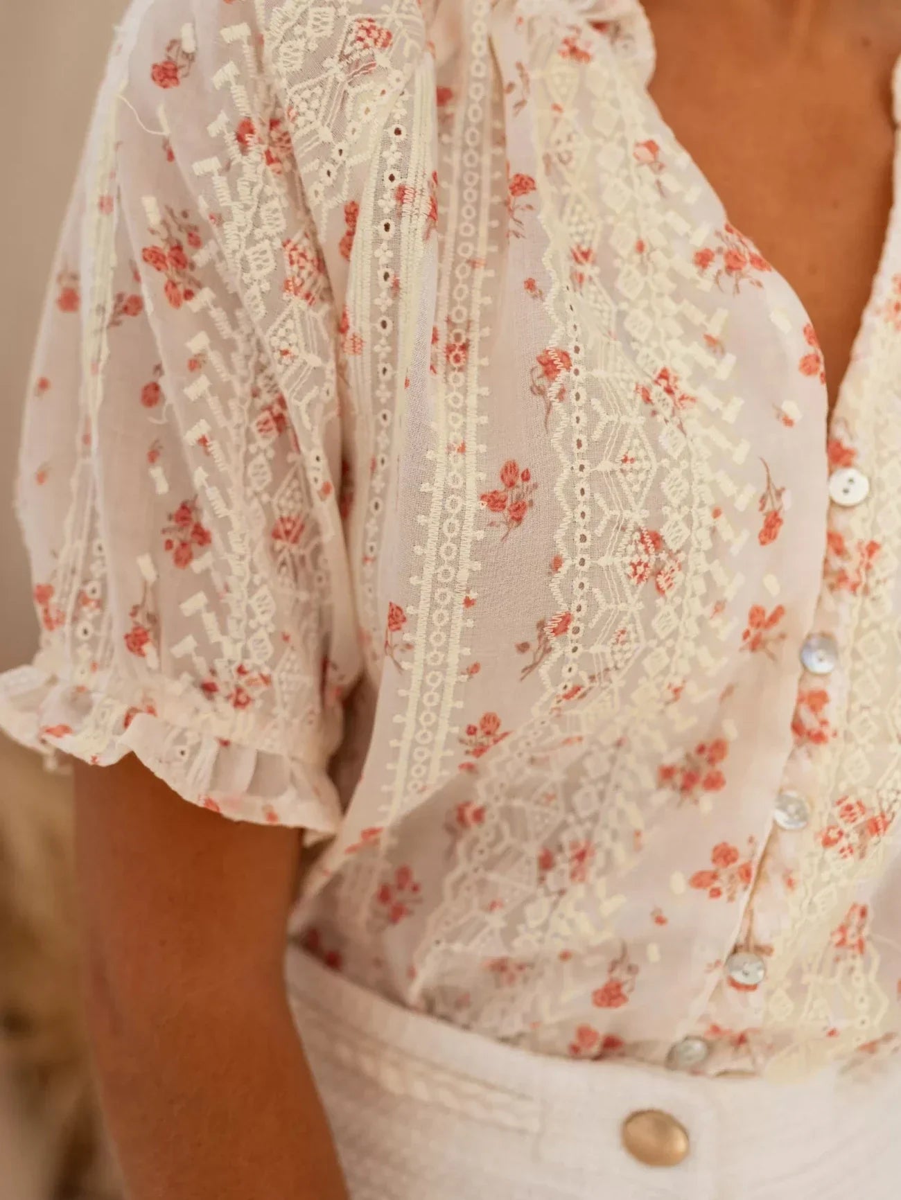 Elina™ | Bloemenblouse met romantische zomerse flair